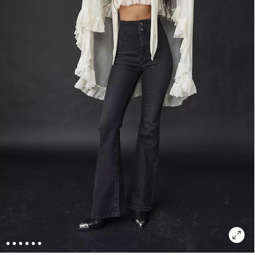We the Free Jayden Flare Jeans, size 33